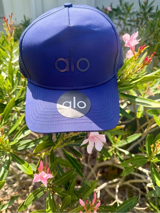 ALO Yoga Women\'s Dark Blue Logo Baseball Cap main image 13